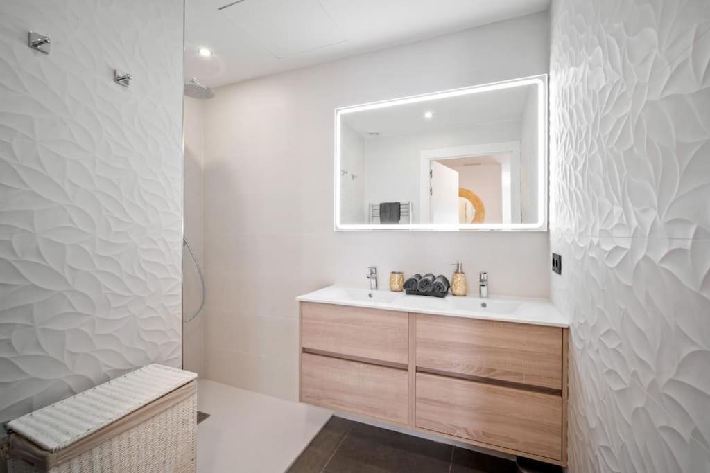 Puerto Banus Luxurious Apartment In The Heart Of The Port 마르베야 외부 사진