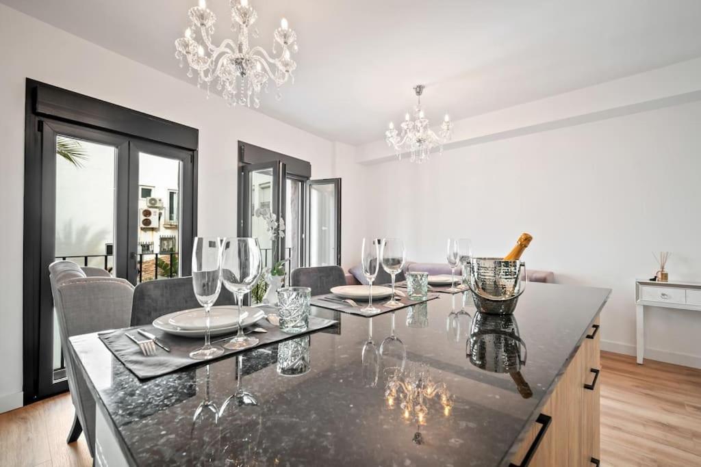 Puerto Banus Luxurious Apartment In The Heart Of The Port 마르베야 외부 사진